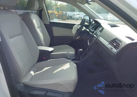 2020 Volkswagen Tiguan 2.0T Se/2.0T Se R-Line Black/2.0T Sel from USA, damaged, VIN 3VV2B7AX9LM103539